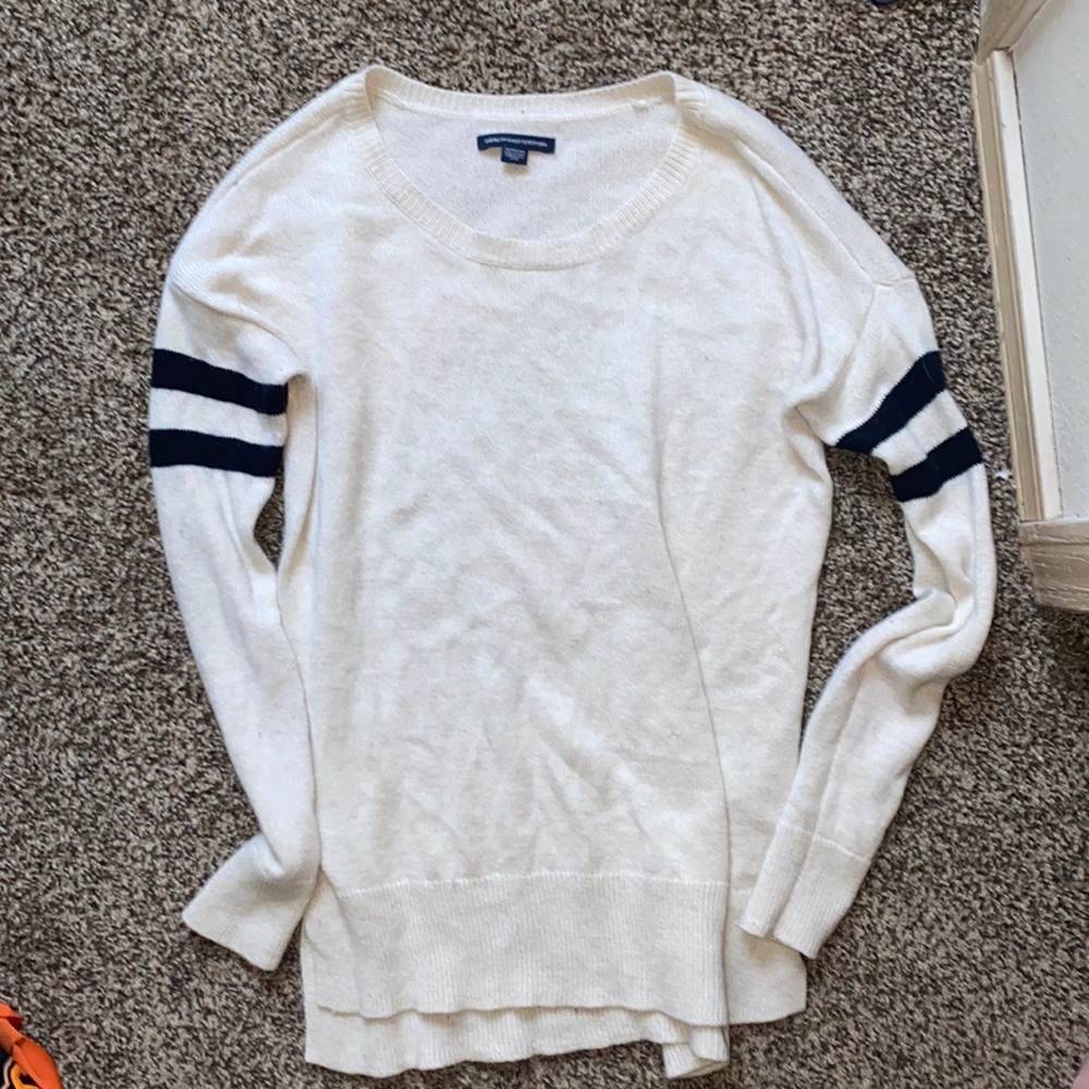 Cream colored American eagle sweater